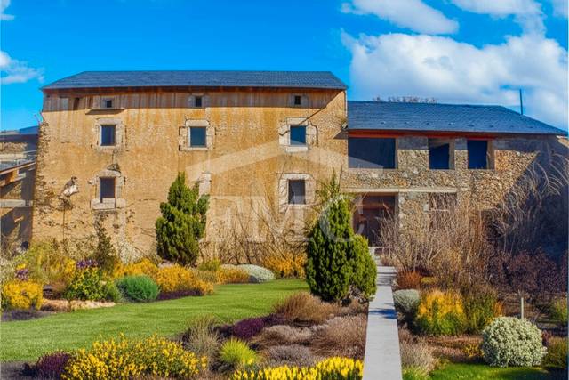 Edificio en Venta en Rue du Cardi, 2 en Sainte - Léocadie