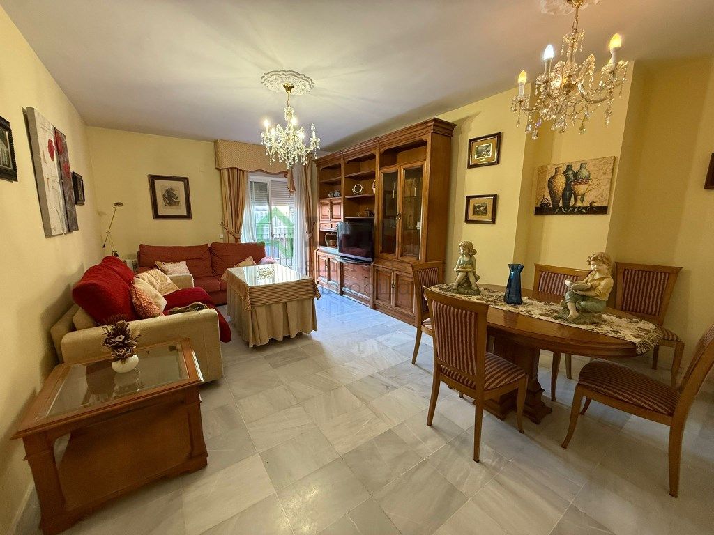 Sala d'estar de Dúplex de lloguer en Badajoz Capital amb Aire condicionat, Terrassa i Moblat