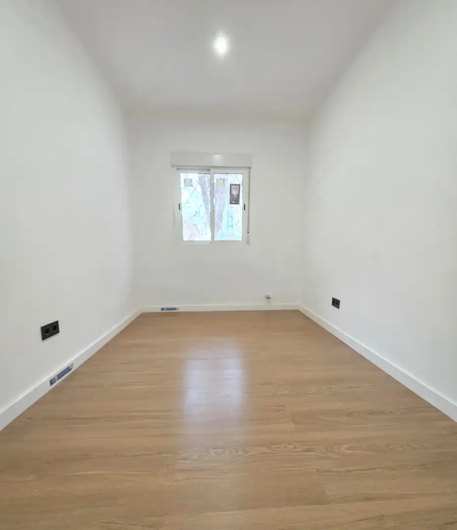 Bedroom of Flat for sale in Barcelona  with Air Conditioner and Heating