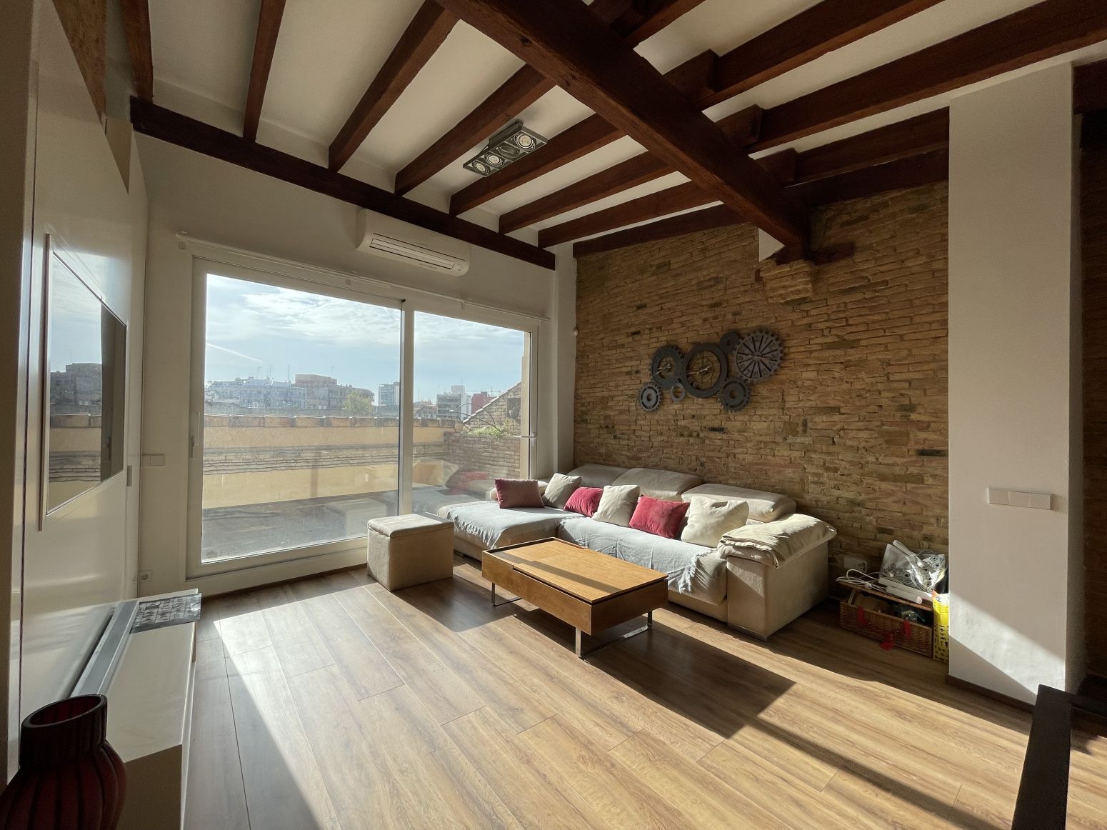 Sala de estar de Piso de alquiler en  Valencia Capital con Aire acondicionado, Terraza y Amueblado