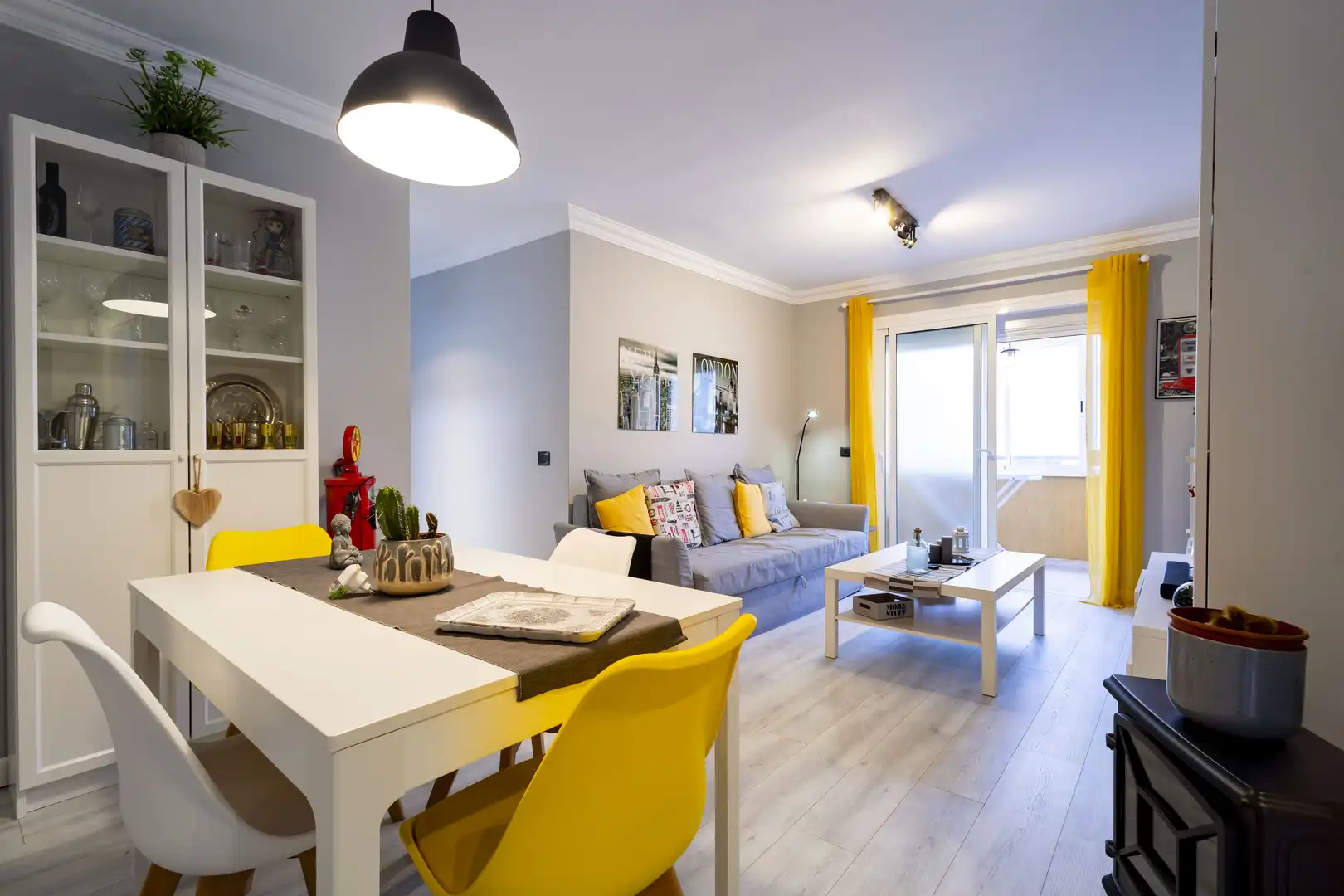 Living room of Flat for sale in San Cristóbal de la Laguna  with Storage room, Furnished and Balcony