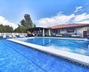 Piscina de Casa o xalet en venda en Argamasilla de Calatrava amb Aire condicionat, Calefacció i Jardí privat