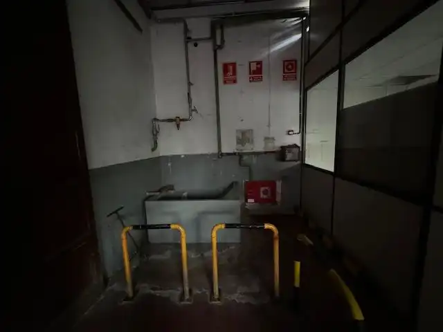 Nave industrial en venta en Carrer Besalú 4, imagen 11