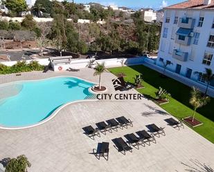 Piscina de Pis de lloguer en Arona amb Aire condicionat, Terrassa i Moblat
