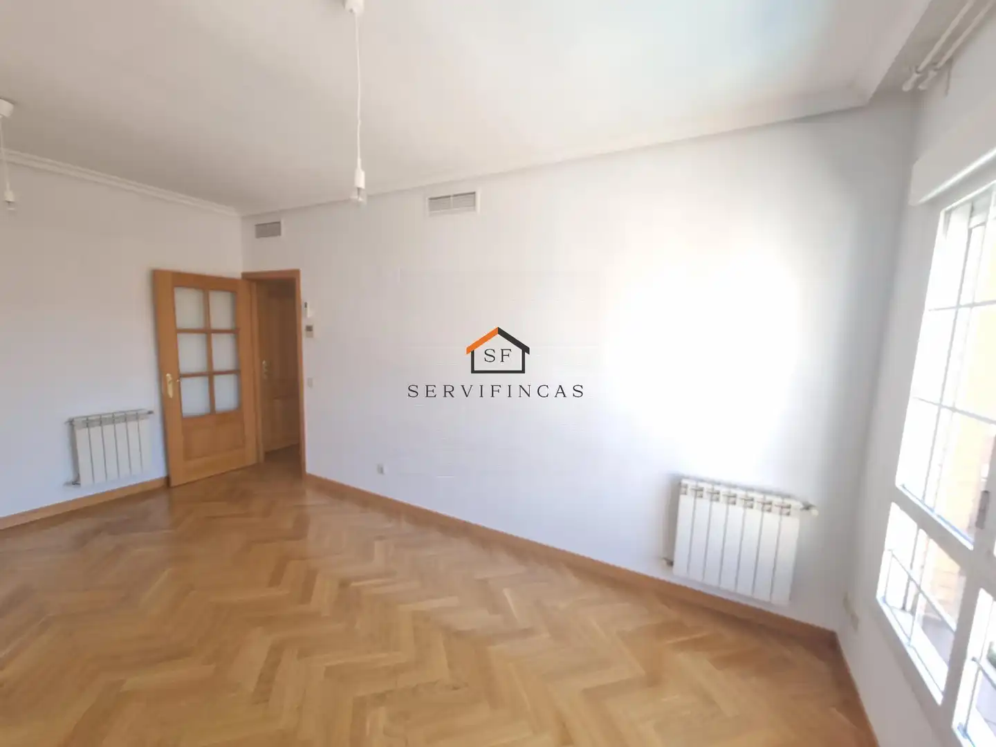 Bedroom of Flat for rent in Madrid  with Heating, Parquet flooring and Storage room