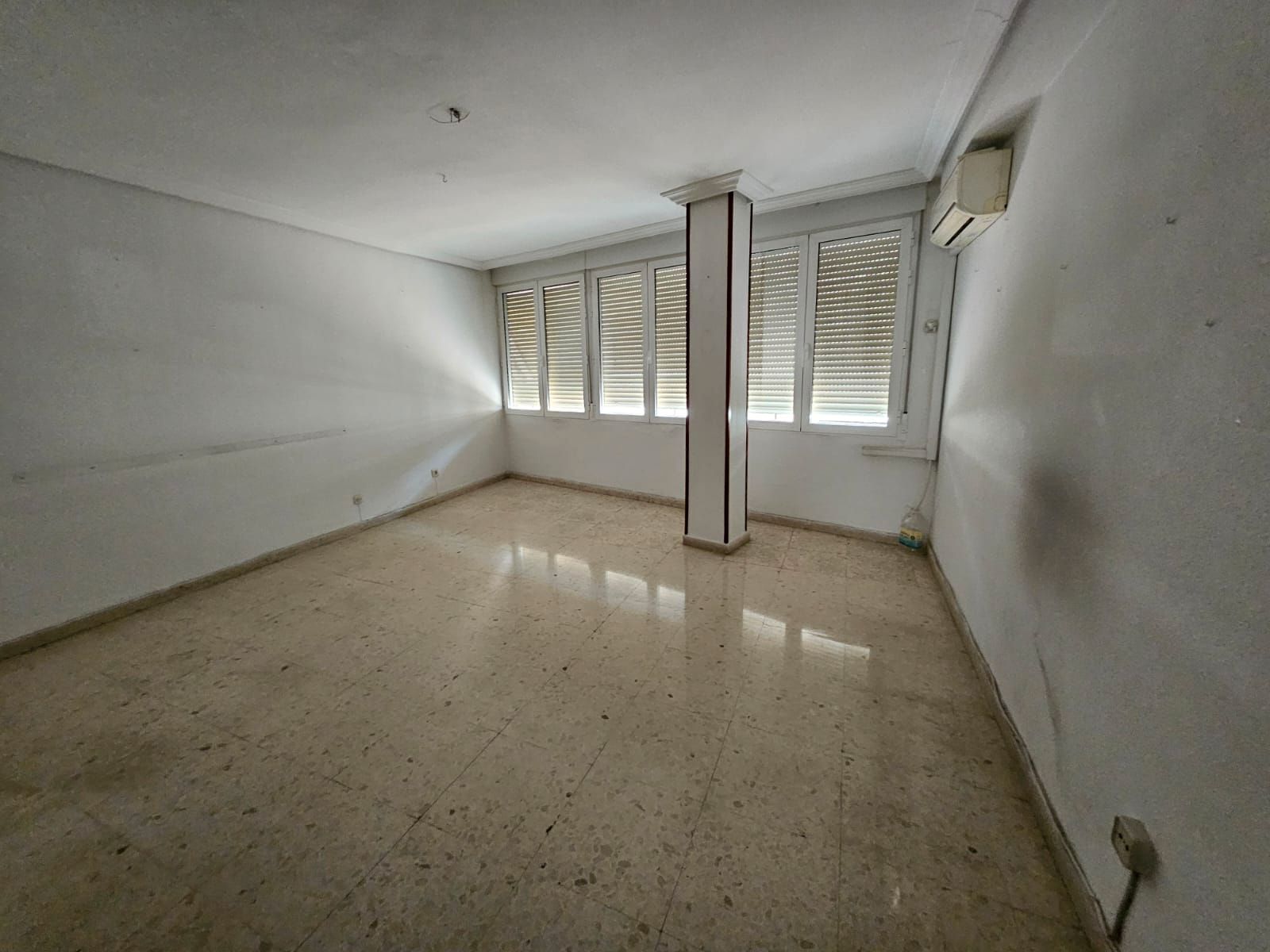 Dormitori de Pis en venda en  Jaén Capital amb Aire condicionat