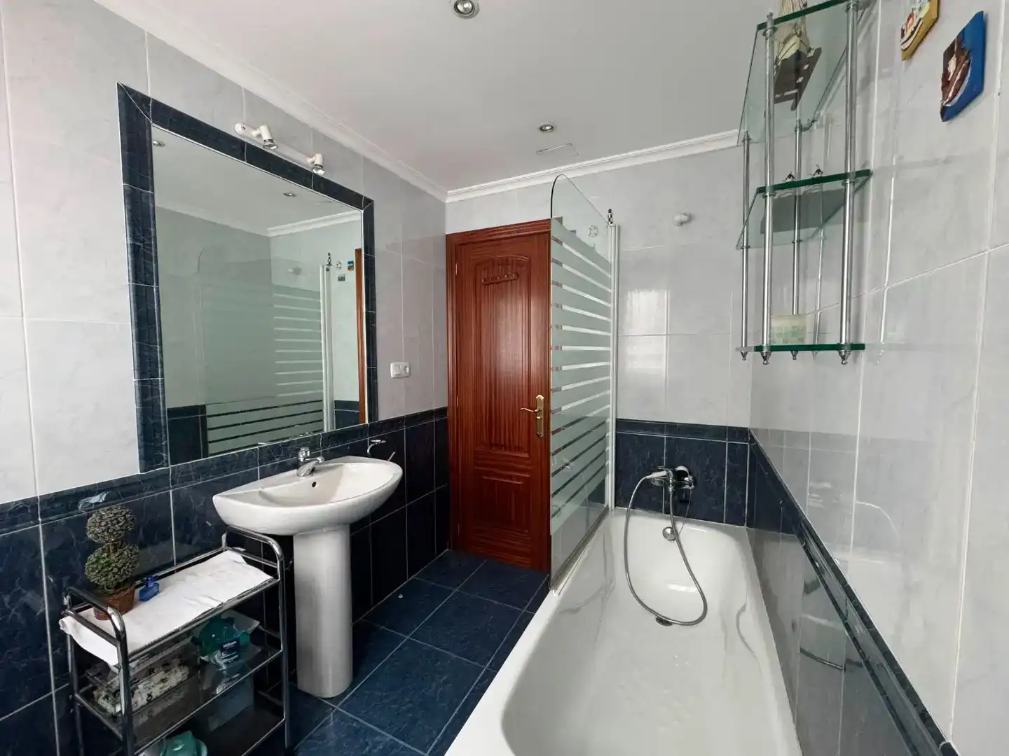 Badezimmer von Wohnung zum Verkauf in Viveiro