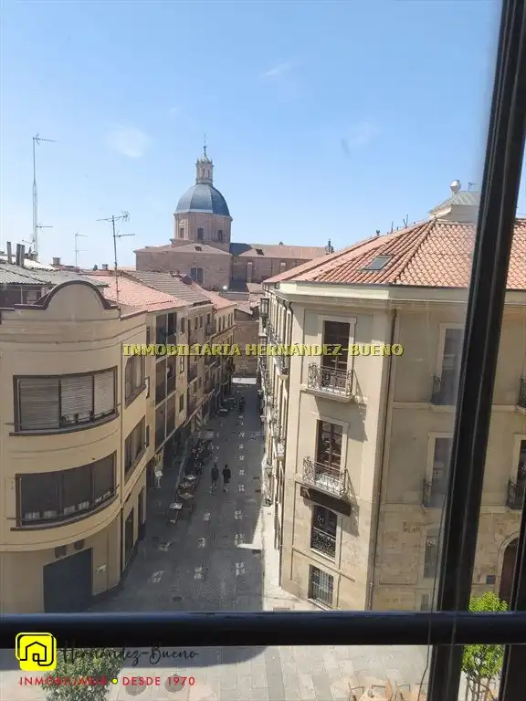 Vista exterior de Pis en venda en Salamanca amb Calefacció i Terrassa