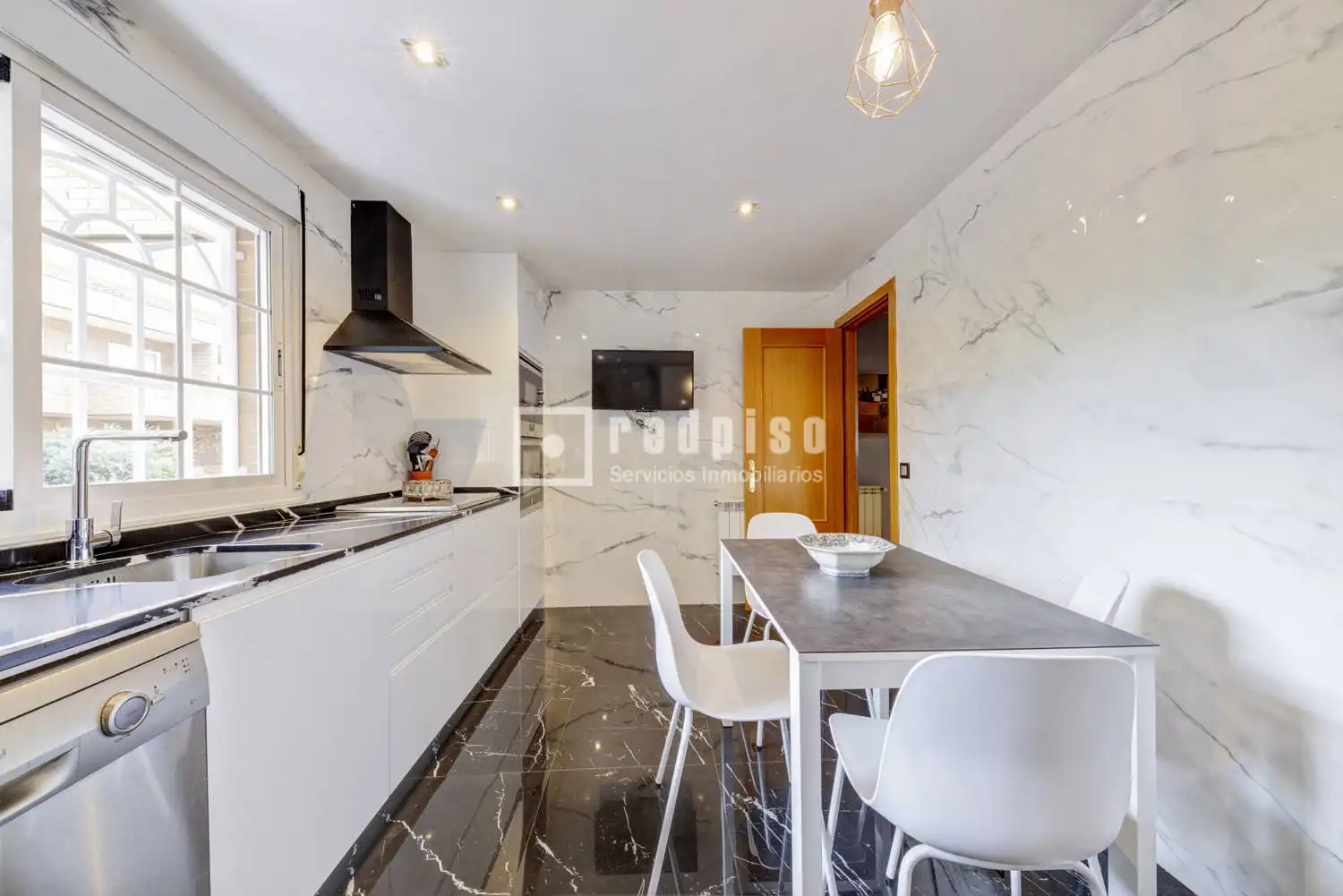 Cocina de Casa o chalet en venta en Las Rozas de Madrid con Jardín privado, Terraza y Trastero