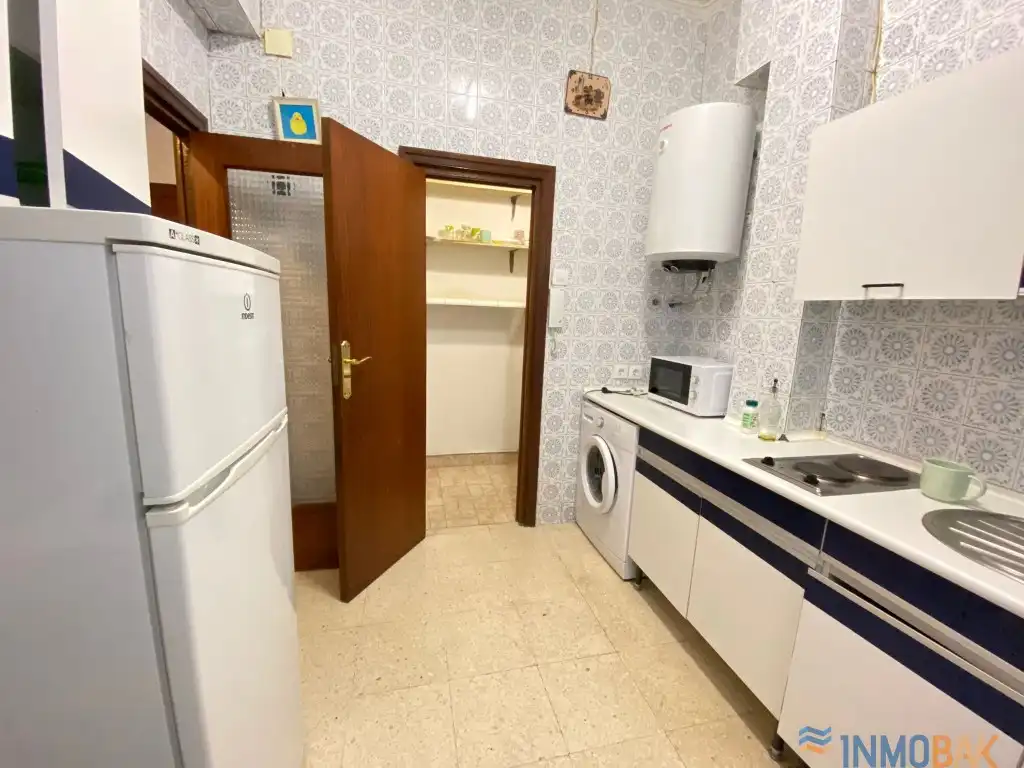 Cuina de Pis en venda en Salamanca amb Calefacció, Moblat i Rentadora