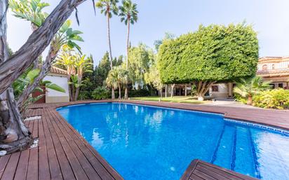 Piscina de Casa o xalet en venda en Elche / Elx amb Aire condicionat, Calefacció i Jardí privat