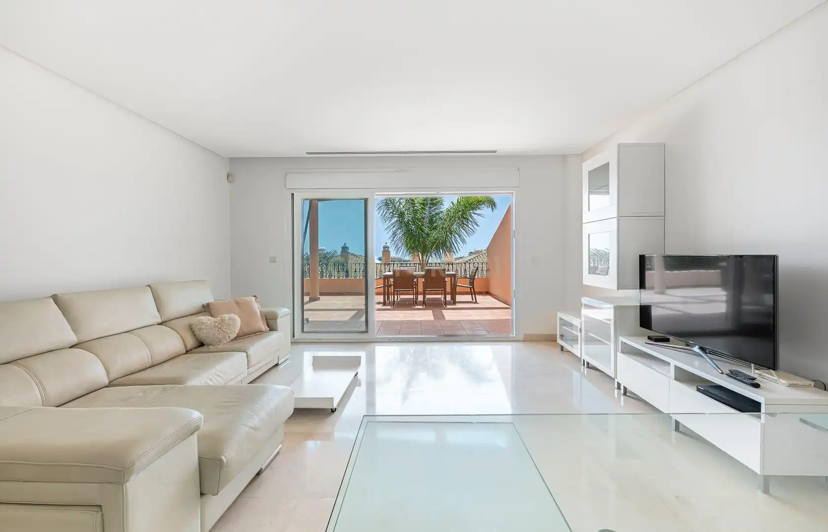 Sala d'estar de Apartament en venda en Marbella amb Aire condicionat, Traster i Forn
