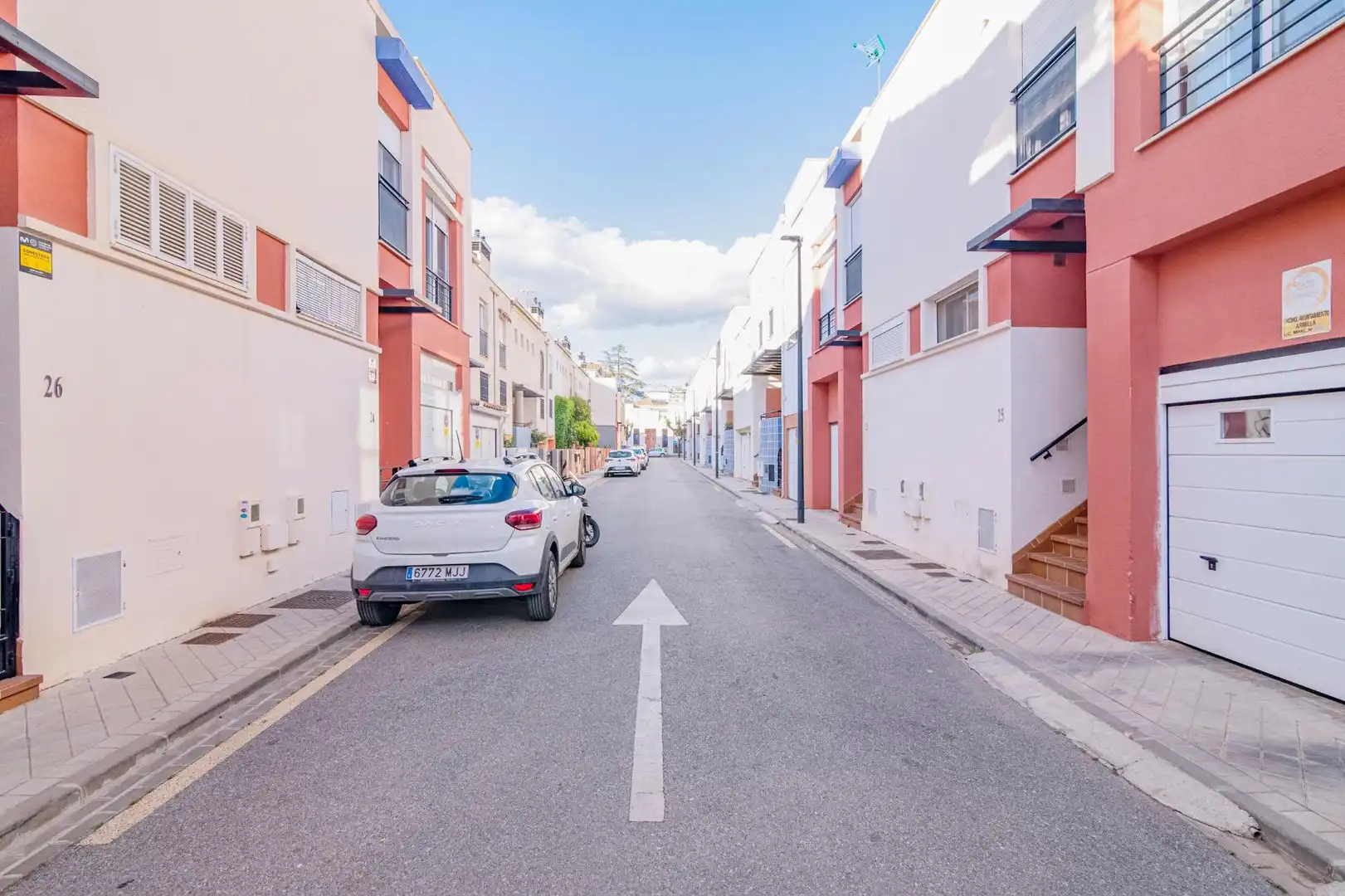 Vista exterior de Casa adosada en venta en Armilla con Aire acondicionado, Calefacción y Jardín privado