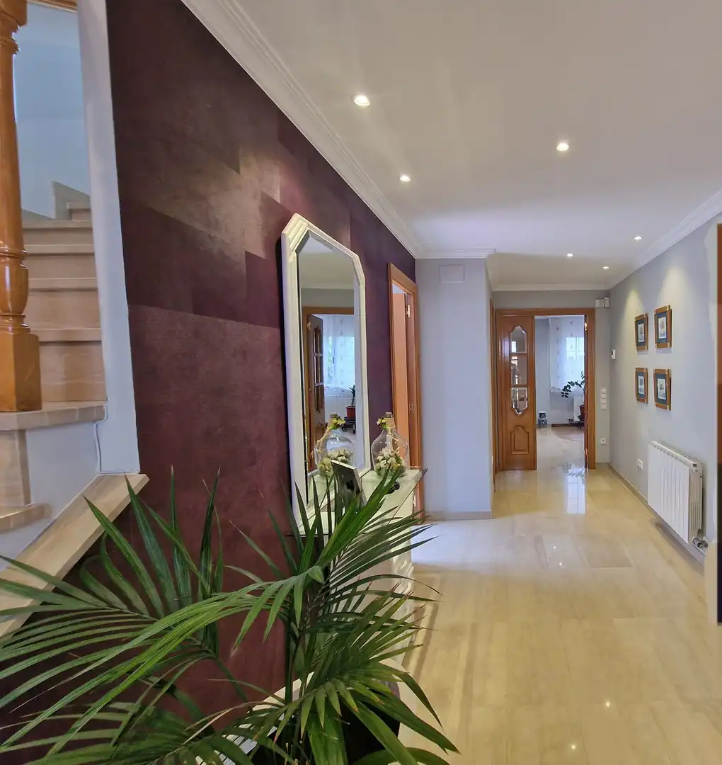 Casa o xalet en venda en Sant Boi de Llobregat amb Aire condicionat, Calefacció i Moblat