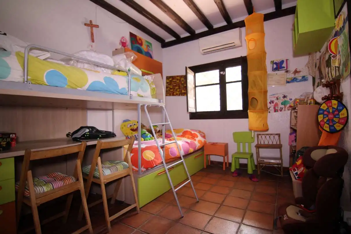 Schlafzimmer von Residential zum Verkauf in Nambroca