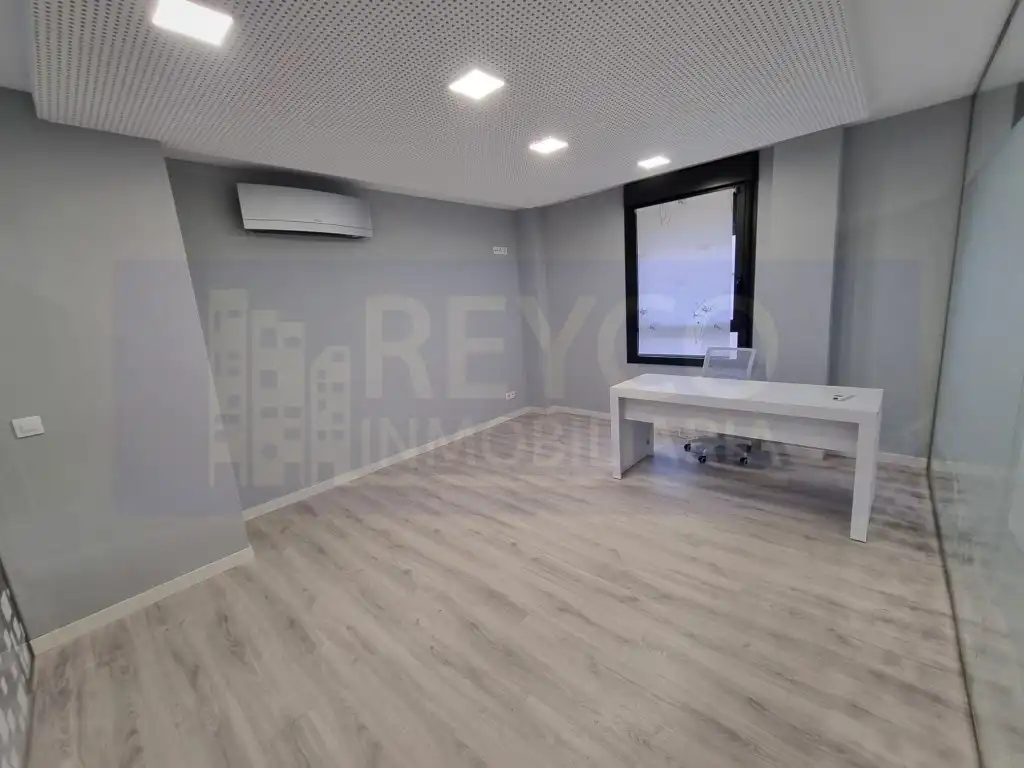 Office space with lift for sale in Edificios Lirios (Los), imagen 12