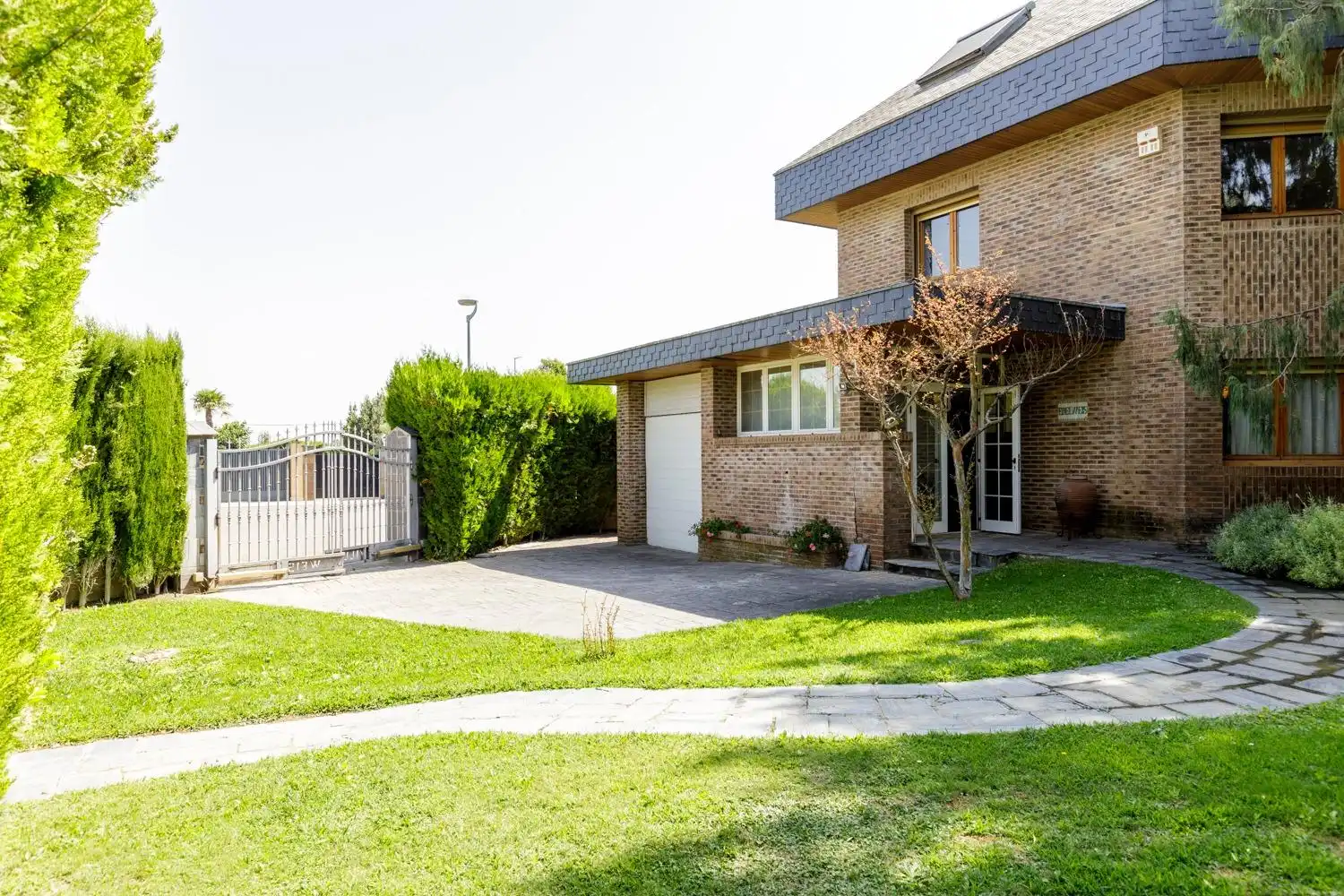 Exterior view of Houses for sale in Zaragoza  with Air Conditioner, Heating and Private garden