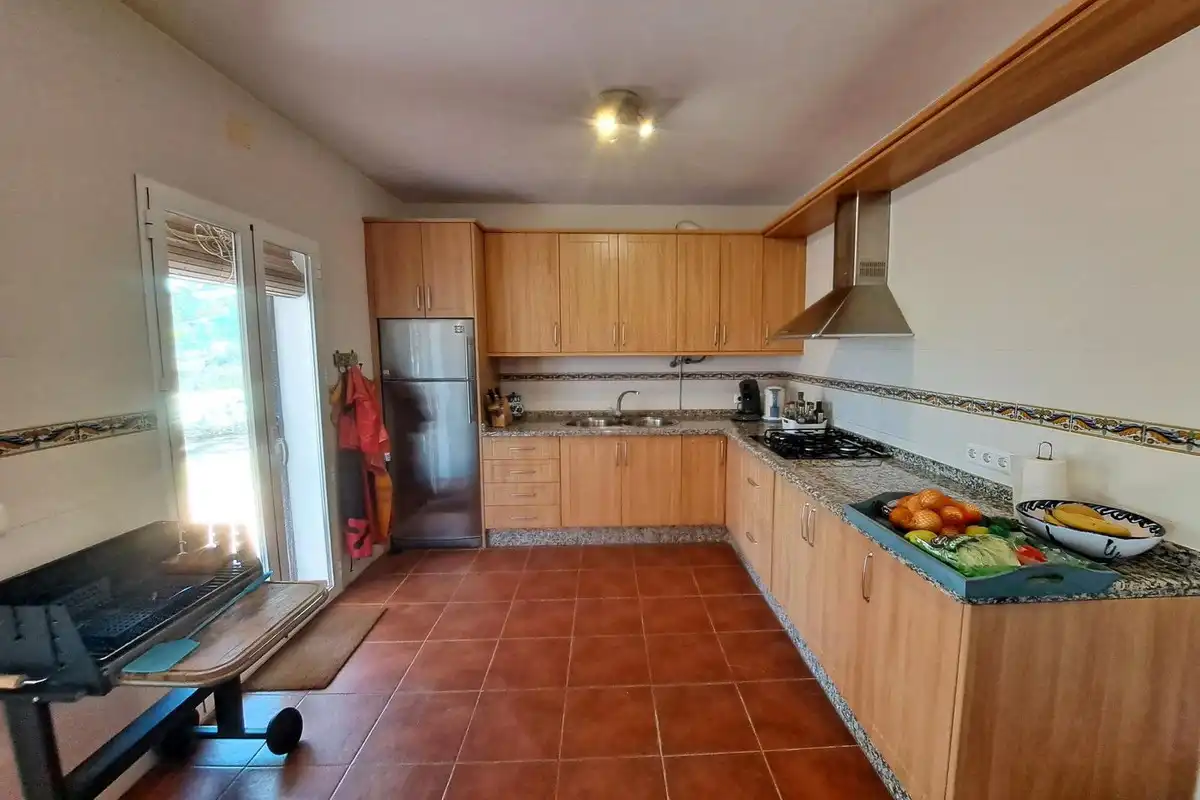 Cuina de Finca rústica en venda en Tolox amb Jardí privat, Terrassa i Piscina