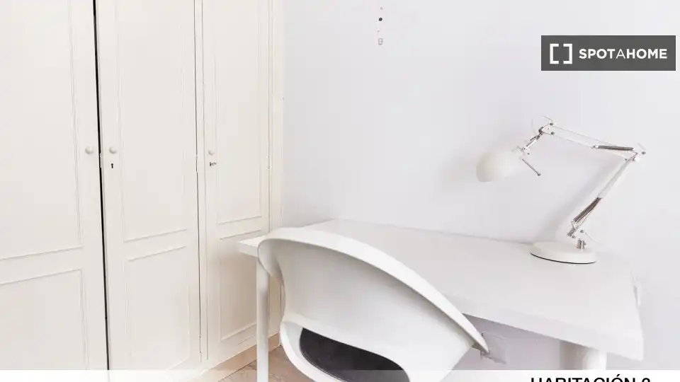 Bedroom of Flat for rent in Sevilla  with Air Conditioner, Heating and Furnished