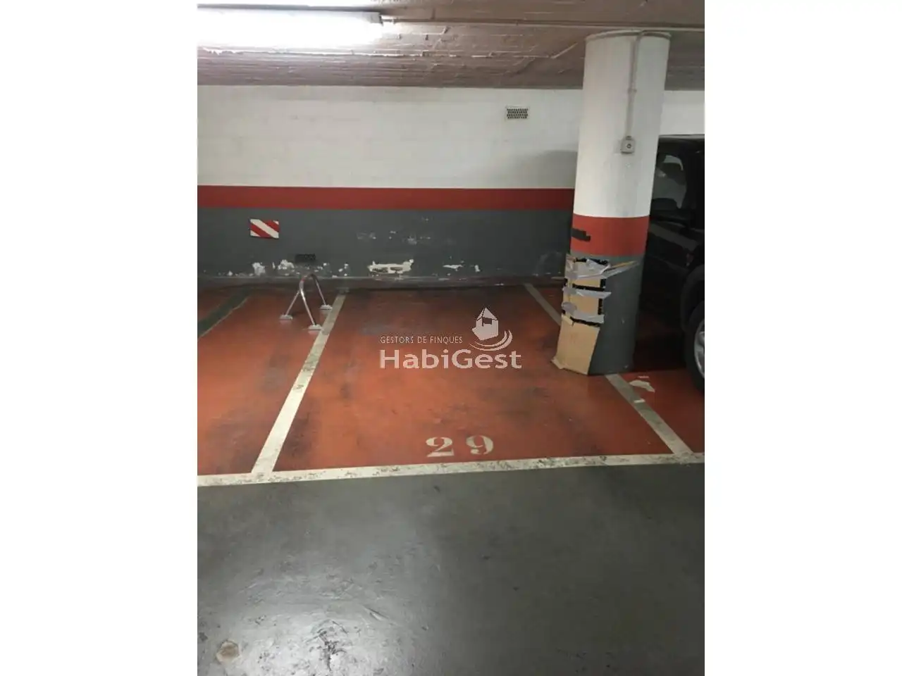 Garage for rent in Calle BARCELONA, Eixample Nord