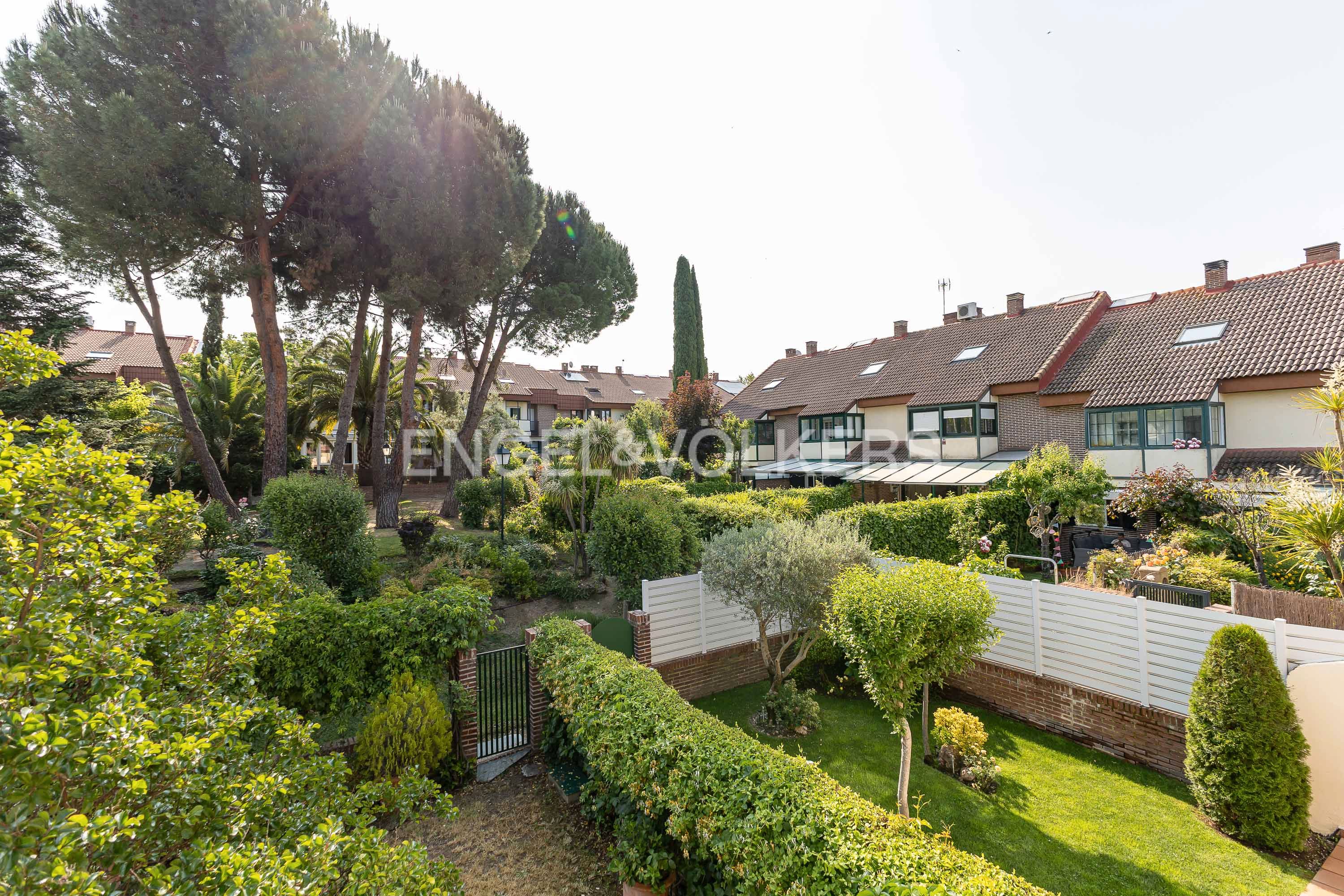 Jardí de Casa o xalet de lloguer en Las Rozas de Madrid amb Calefacció, Jardí privat i Traster