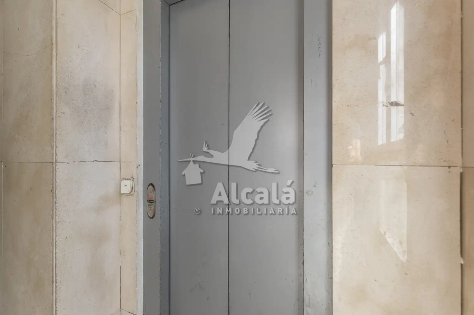 Piso en venta en Madrid con Calefacción y Terraza