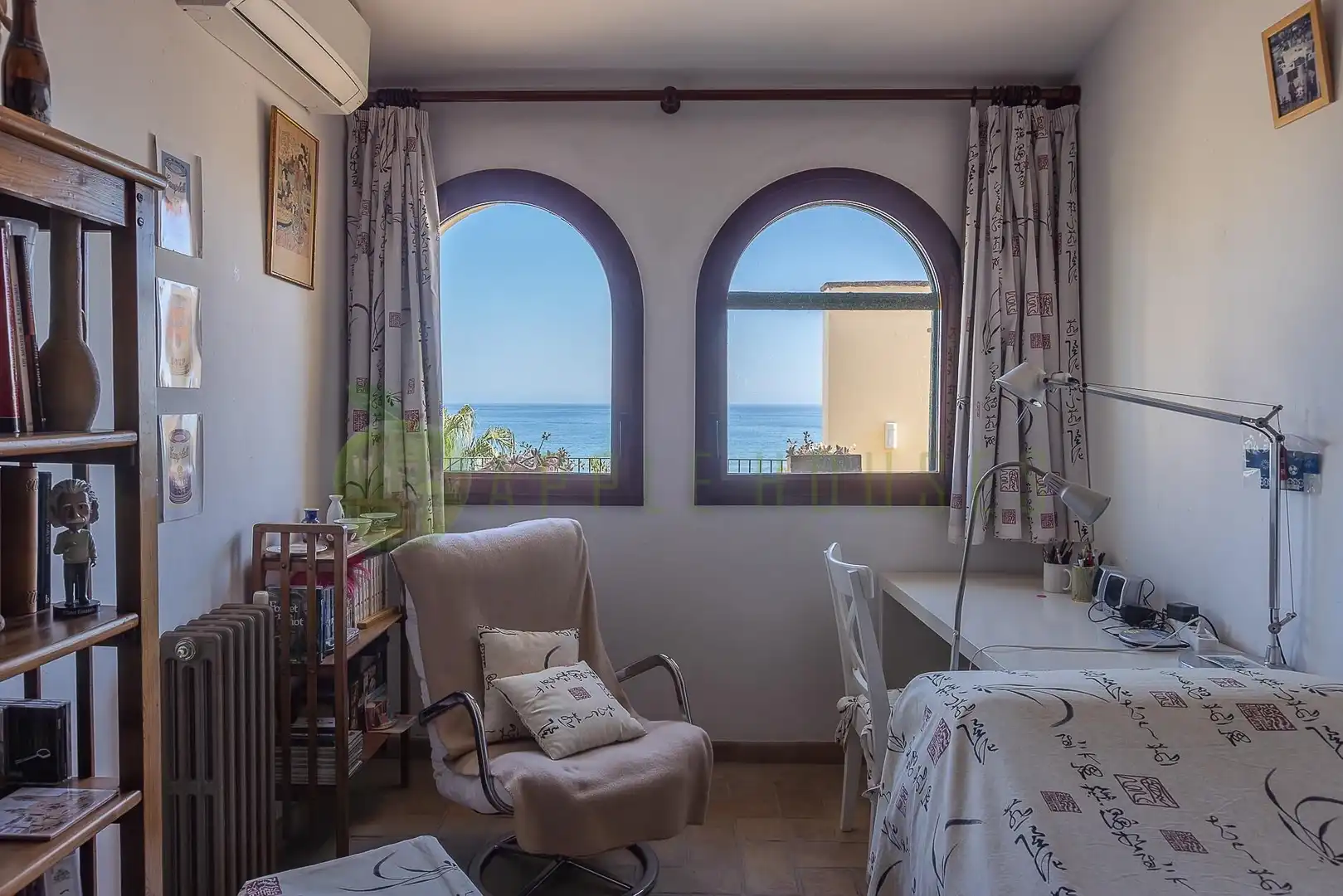 Habitación de Casa o chalet en venta en Vilanova i la Geltrú con Aire acondicionado, Calefacción y Jardín privado
