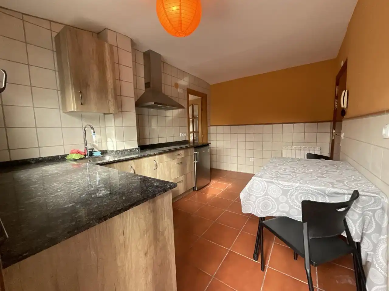 Cuina de Dúplex en venda en Santo Domingo de la Calzada amb Calefacció, Parquet i Terrassa