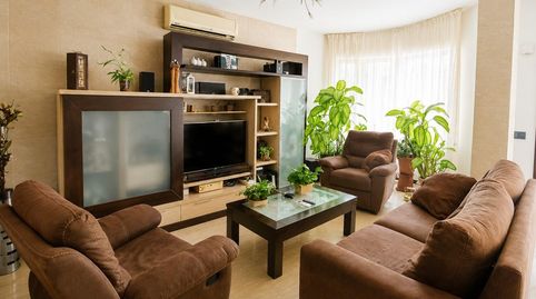 Bungalow adosado con amplias terrazas, 5 dormitorios y gran potencial en La Font  El Campello, imatge 3