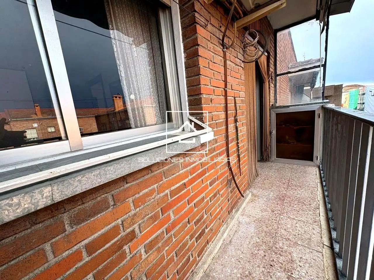 Außenansicht von Wohnung zum Verkauf in Madrid mit Terrasse