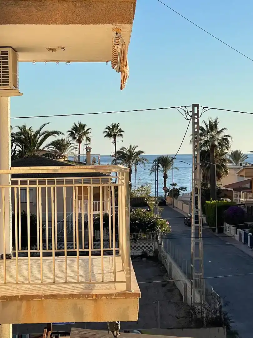 Vista exterior de Piso de alquiler en Águilas con Amueblado y Balcón