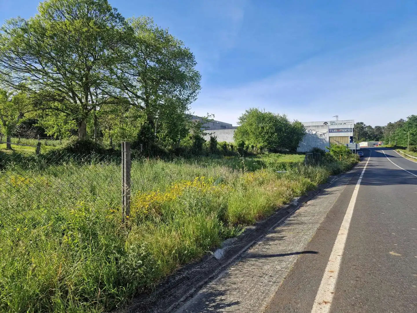 Lands and plots for sale in Brión