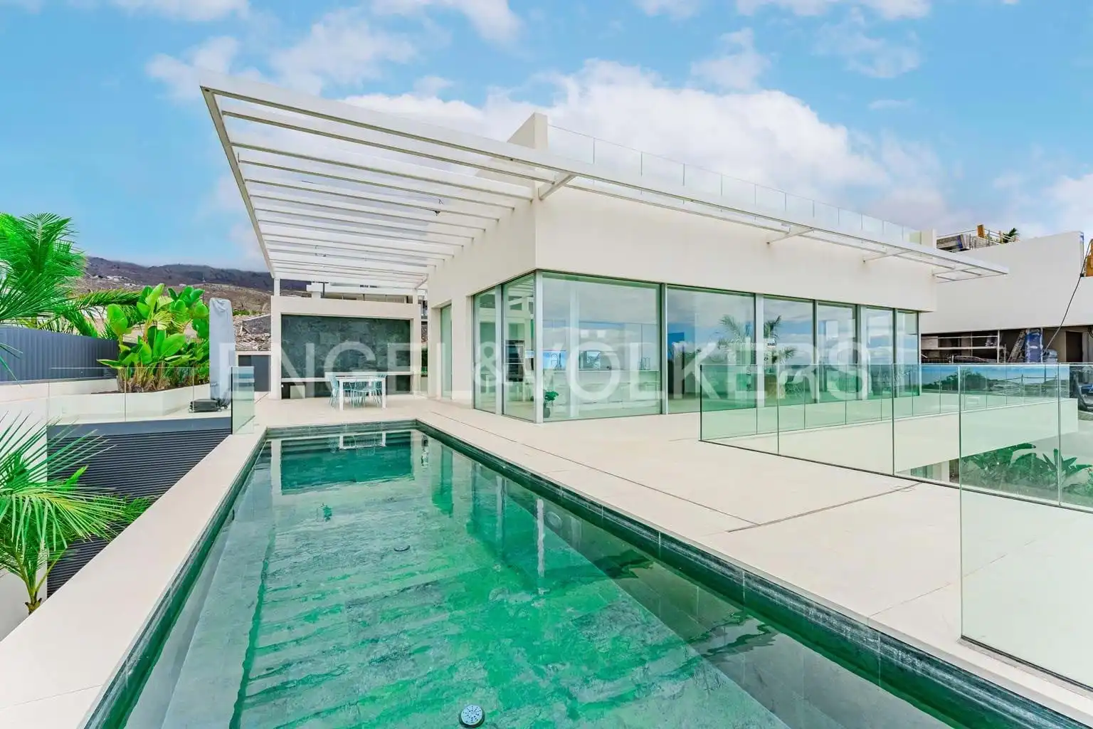 Swimming pool of Houses for sale in Guía de Isora  with Air Conditioner, Terrace and Swimming Pool