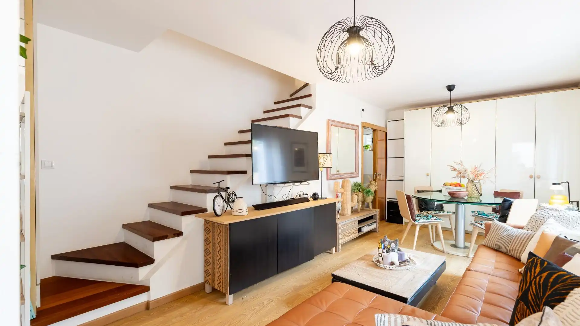 Sala d'estar de Casa adosada en venda en  Palma de Mallorca amb Aire condicionat, Jardí privat i Parquet