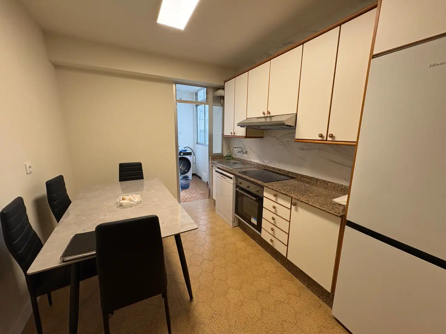 Küche von Wohnung zur Miete in Ferrol mit Abstellraum, Möbliert und Ofen