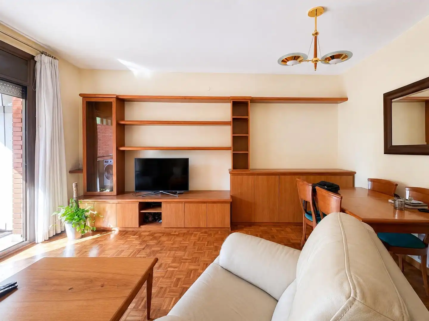Wohnzimmer von Wohnung zum Verkauf in Esplugues de Llobregat mit Klimaanlage, Parkett und Terrasse