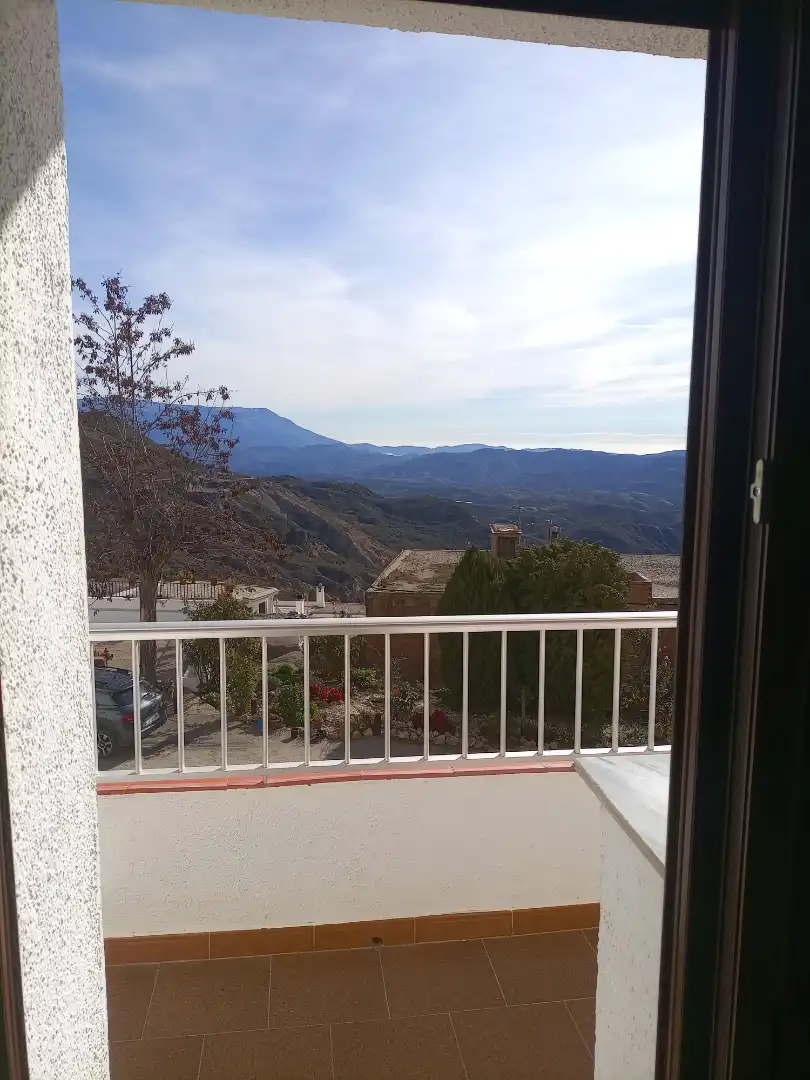Vista exterior de Casa o xalet en venda en Alpujarra de la Sierra amb Aire condicionat, Calefacció i Jardí privat