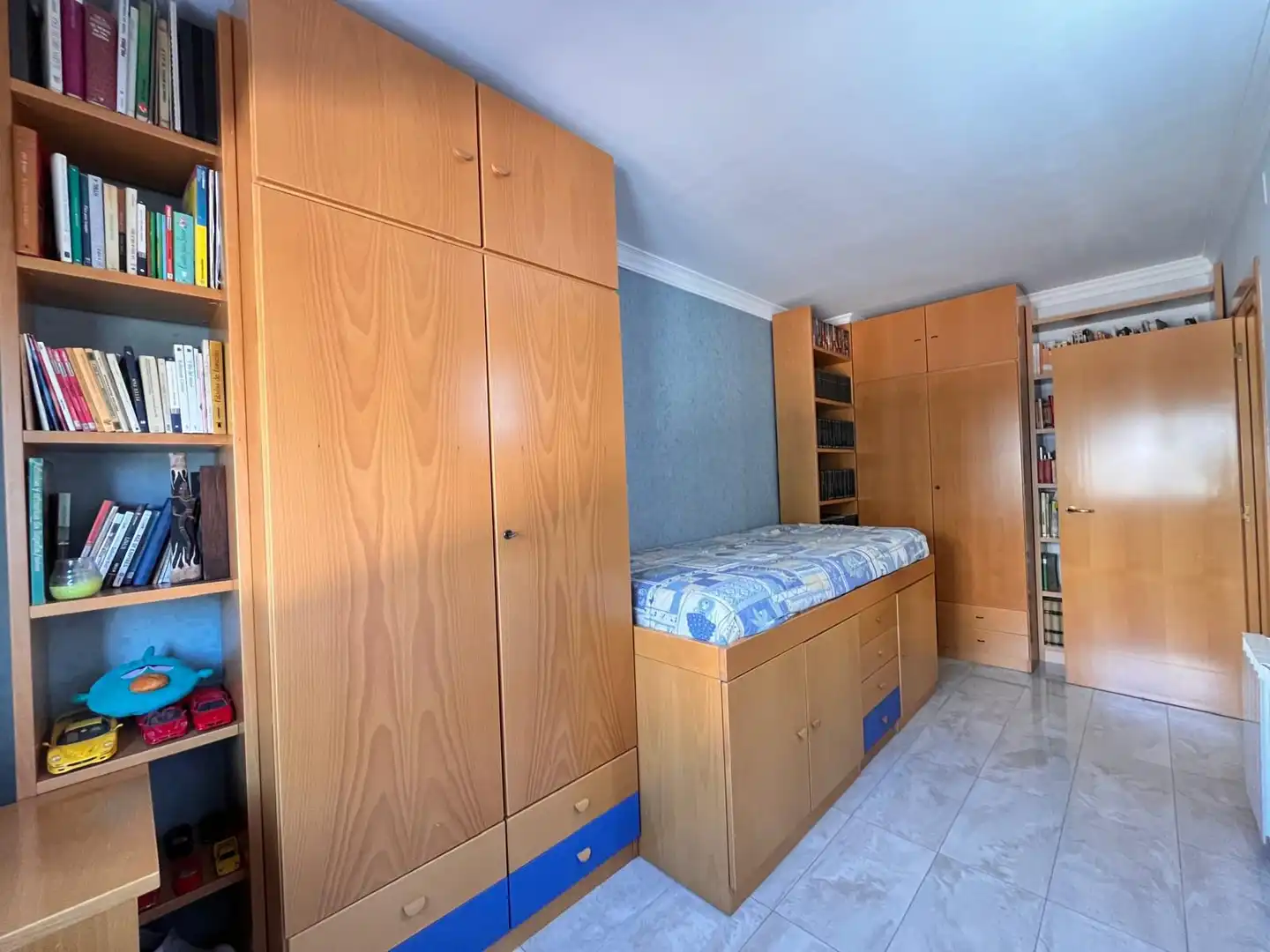 Habitación de Casa adosada en venta en Vilanova i la Geltrú con Calefacción, Jardín privado y Terraza