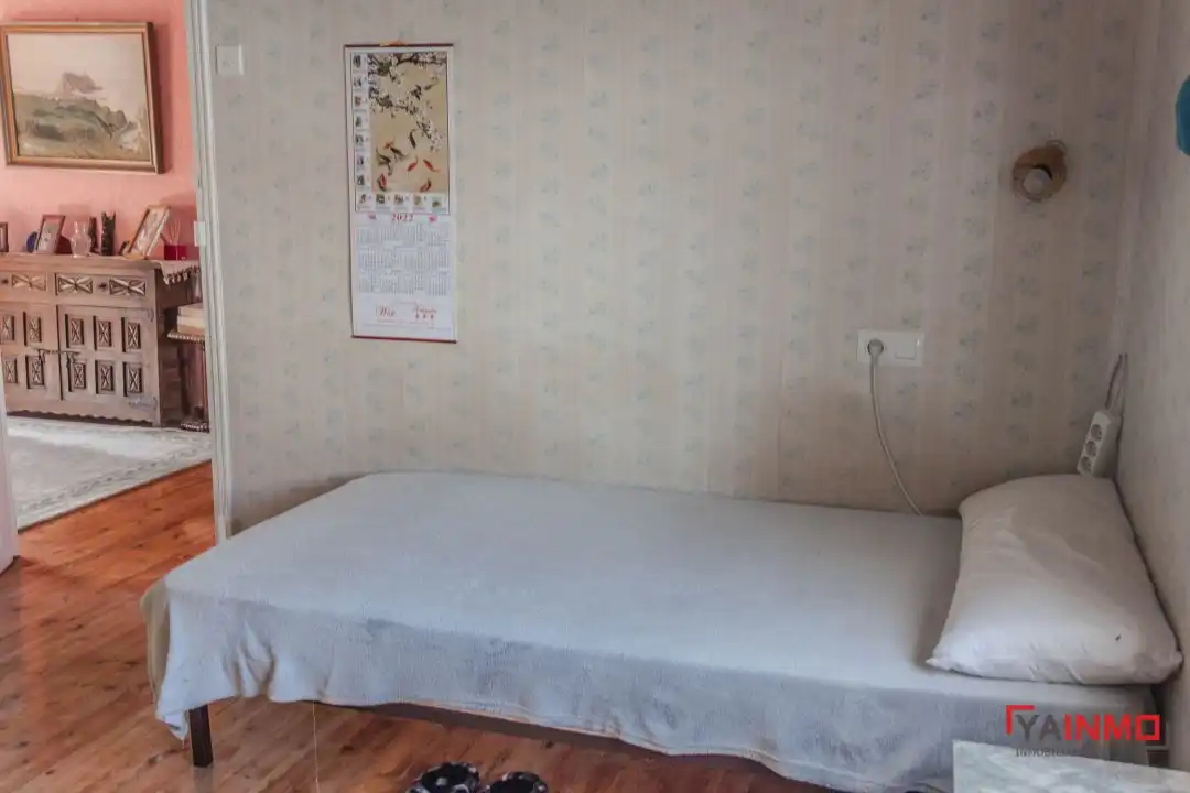 Dormitori de Casa adosada en venda en Vitoria - Gasteiz amb Calefacció i Jardí privat