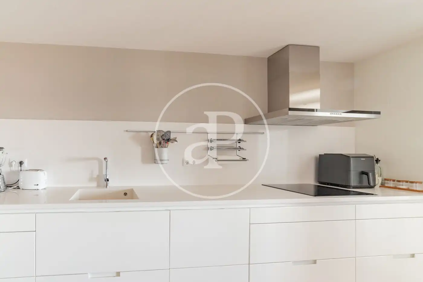 Cocina de Ático en venta en Madrid con Aire acondicionado, Calefacción y Jardín privado