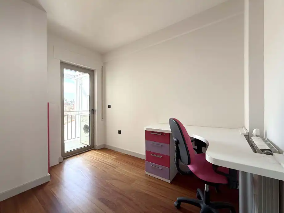 Habitación de Piso en venta en Vitoria - Gasteiz con Calefacción, Terraza y Trastero