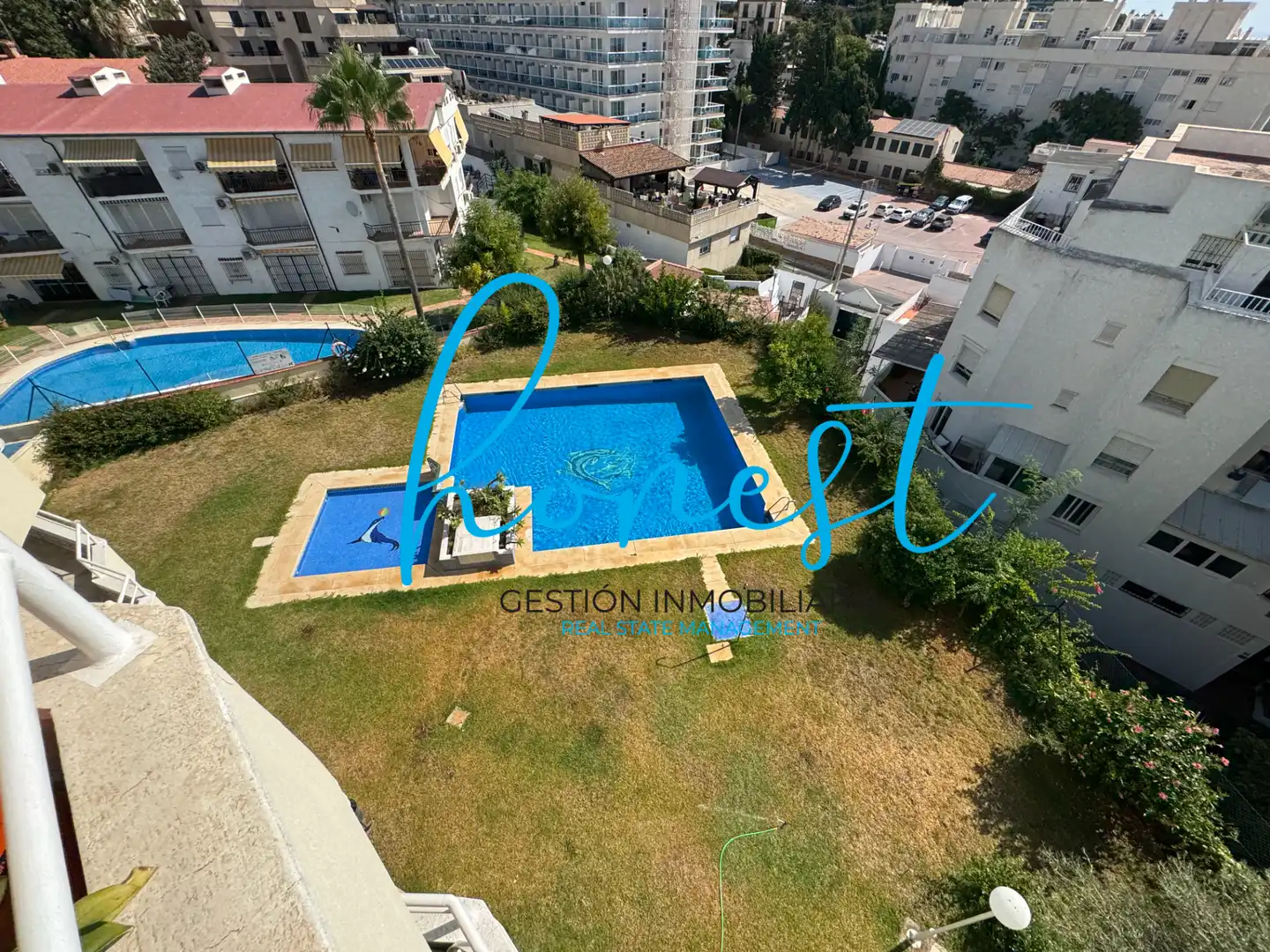 Piscina de Ático en venta en Torremolinos con Aire acondicionado, Terraza y Amueblado