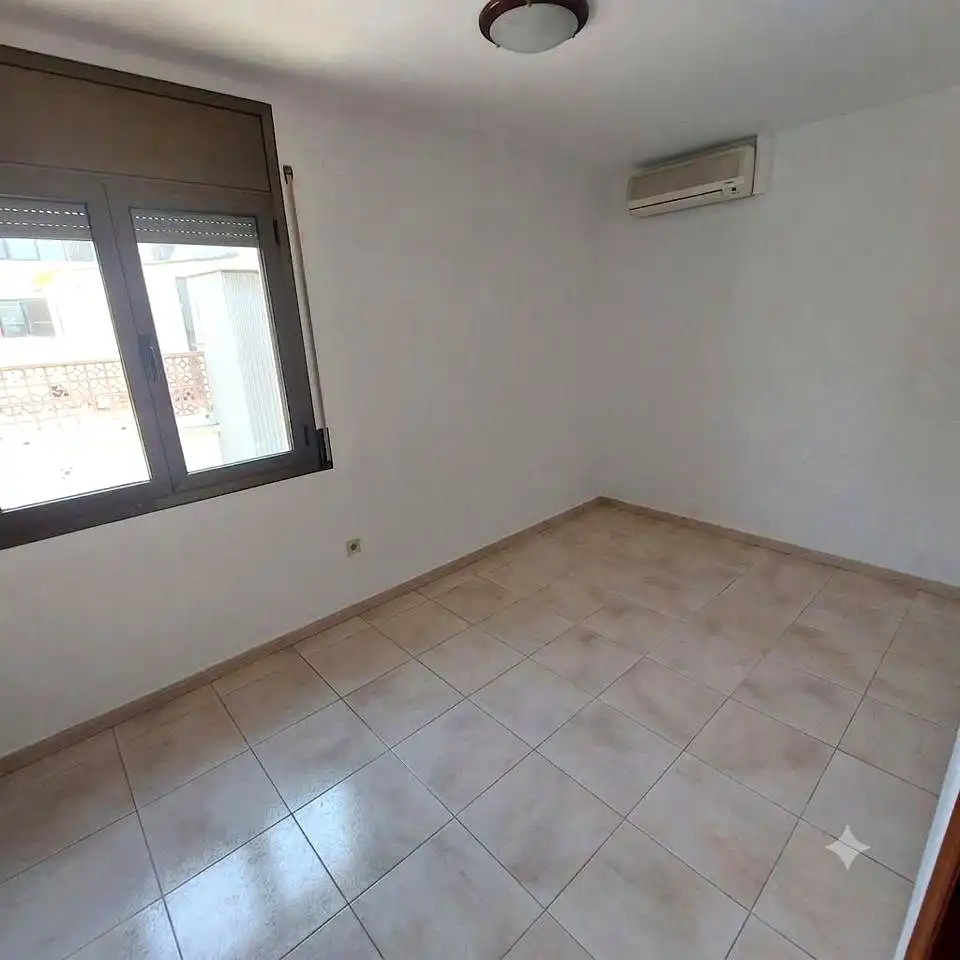 Habitación de Piso en venta en Vilafranca del Penedès con Aire acondicionado, Terraza y Trastero