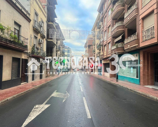 Vista exterior de Casa o xalet en venda en Linares amb Terrassa