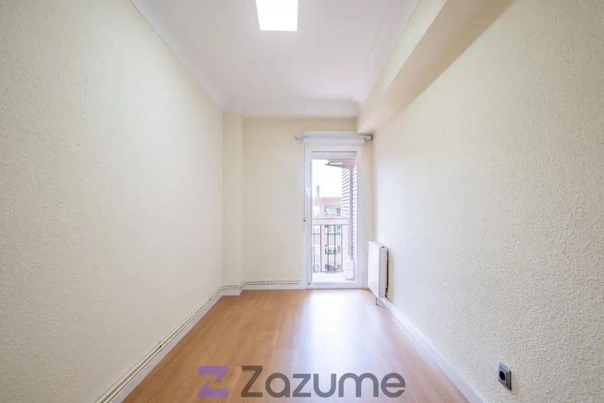 Schlafzimmer von Wohnung zur Miete in Zaragoza mit Klimaanlage, Heizung und Parkett