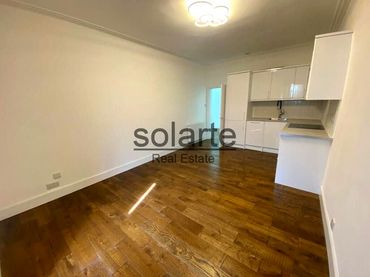 Bajo en venta en calle de Llançà