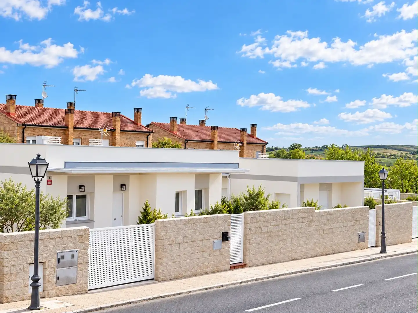 Casa bifamiliare con giardino in vendita a Calle Boreas 10