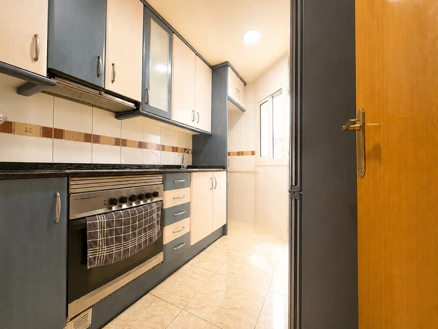 Kitchen of Flat for sale in Santa Coloma de Gramenet  with Air Conditioner, Heating and Washing machine