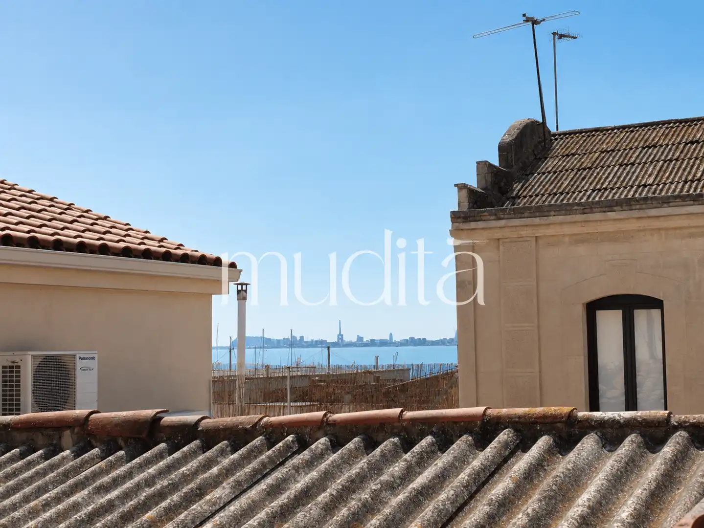 Casa adosada en venta en El Masnou con Trastero y Balcón