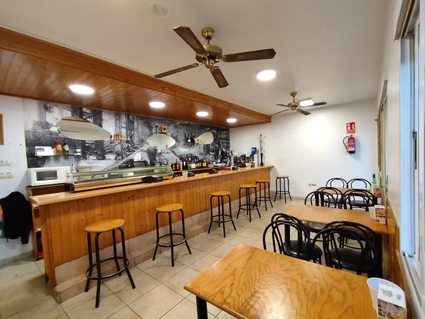 Geschaftsraum zur Miete in Villamuriel de Cerrato mit Heizung, Terrasse und Möbliert